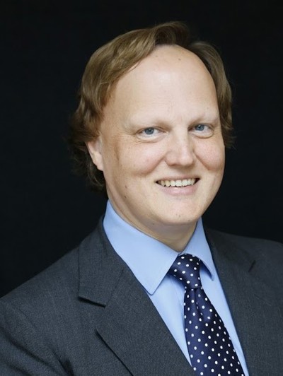 Alan Walker, Moderator